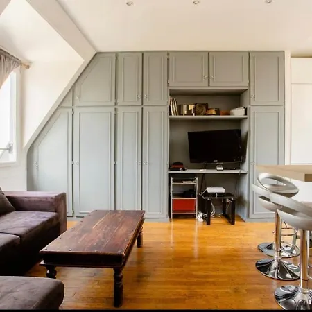 Splendid Superior With Eiffel Tower View Apartment